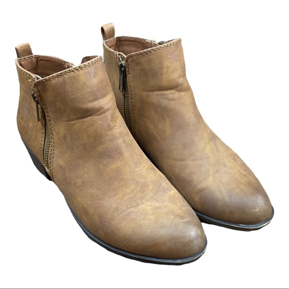 MADDEN GIRL Brown Booties Size 8M